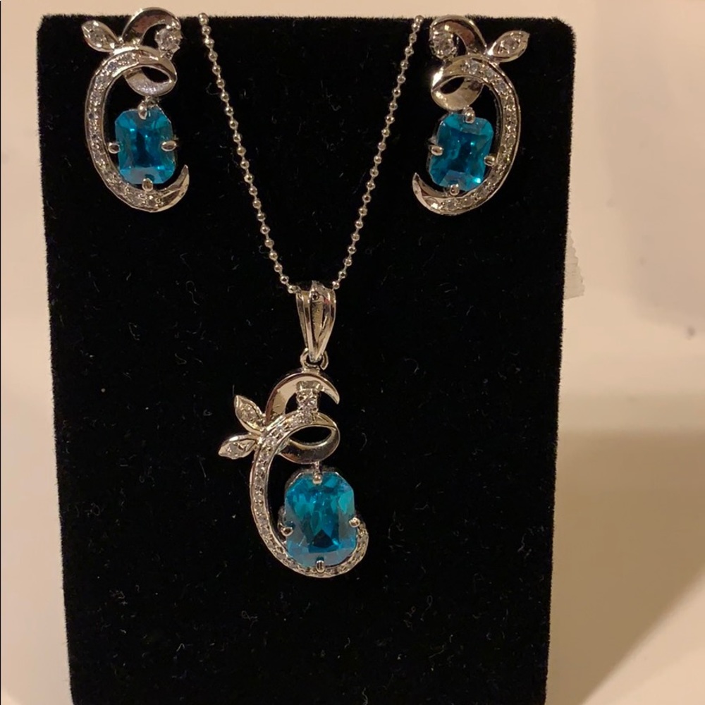 Blue stone Earring and pendent set